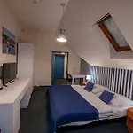 Marina Bed & Breakfast 3*