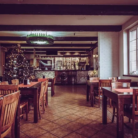 לינה וארוחת בוקר Marina וובה