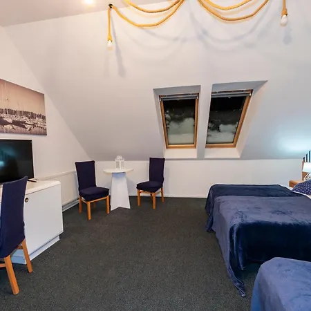 Marina Bed & Breakfast 3*