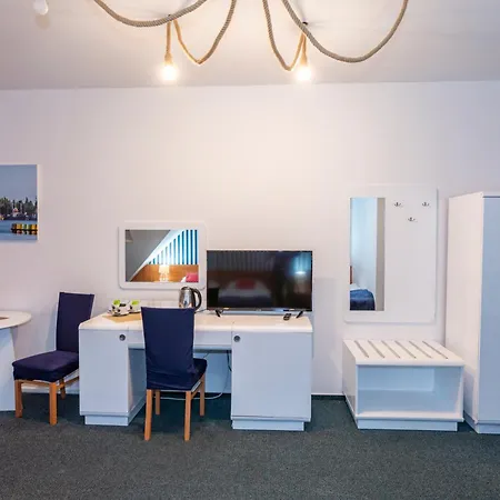 Marina לינה וארוחת בוקר 3*