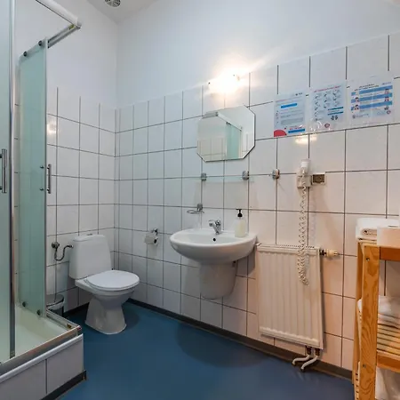 לינה וארוחת בוקר Marina 3*