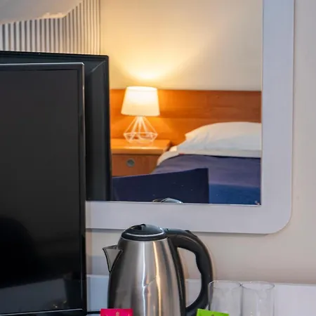 לינה וארוחת בוקר Marina 3*