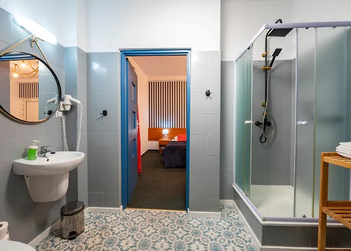 Oda ve Kahvaltı Marina