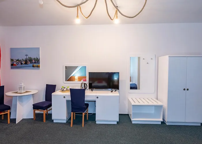 Marina Oda ve Kahvaltı 3*